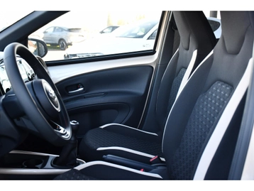 Image véhicule  Toyota AYGO (41)