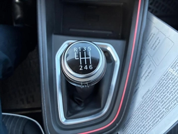 Image véhicule  Renault CLIO (36)