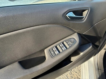 Image véhicule  Renault CLIO (19)