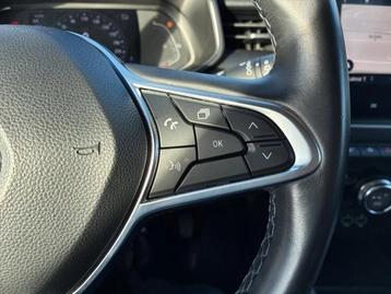 Image véhicule  Renault CLIO (24)