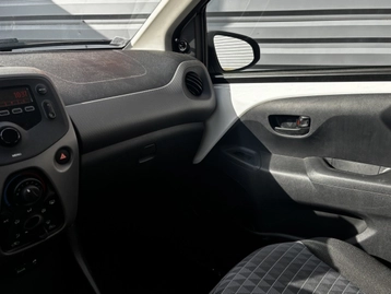 Image véhicule  Peugeot 108 (17)