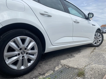 Image véhicule  Renault MEGANE IV (3)