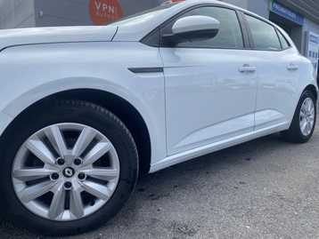 Image véhicule  Renault MEGANE IV (1)