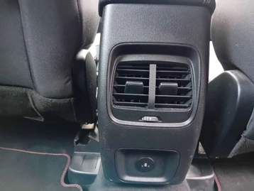 Image véhicule  Ford KUGA (10)