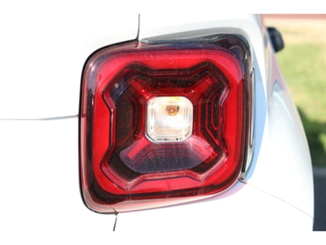 Image véhicule  Jeep RENEGADE (7)