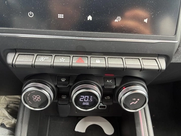 Image véhicule  Renault CLIO (32)
