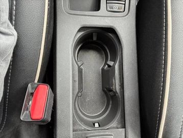 Image véhicule  Renault CLIO (36)