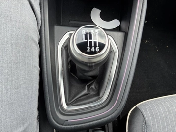 Image véhicule  Renault CLIO (34)