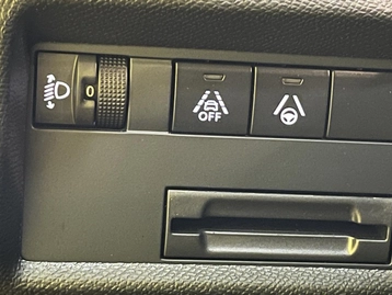 Image véhicule Citroën C5 AIRCROSS (16) Image véhicule Citroën C5 AIRCROSS (16)