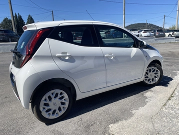 Image véhicule  Toyota AYGO (2)