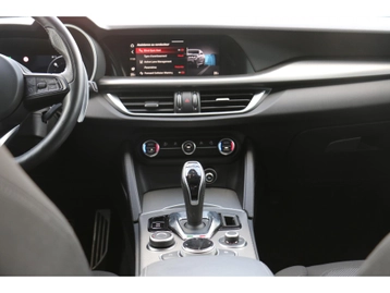 Image véhicule  Alfa Romeo STELVIO (34)
