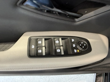 Image véhicule  Renault MEGANE V (9)