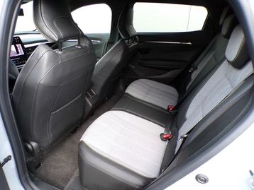 Image véhicule  Renault MEGANE E-TECH (11)