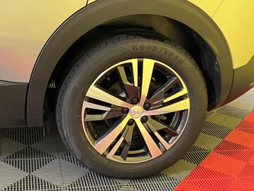 Image véhicule  Peugeot 3008 (13) Image véhicule  Peugeot 3008 (13)