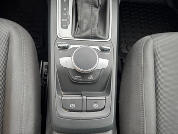 Image véhicule  Audi Q2 (18) Image véhicule  Audi Q2 (18)