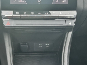 Image véhicule  Renault CAPTUR (32)