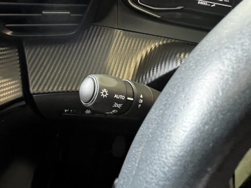 Image véhicule  Peugeot 208 (18)