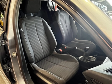 Image véhicule  Peugeot 208 (11)