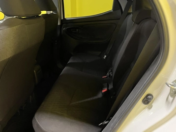 Image véhicule Toyota YARIS (22) Image véhicule Toyota YARIS (22)