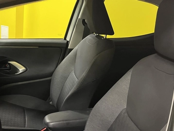 Image véhicule Toyota YARIS (21) Image véhicule Toyota YARIS (21)