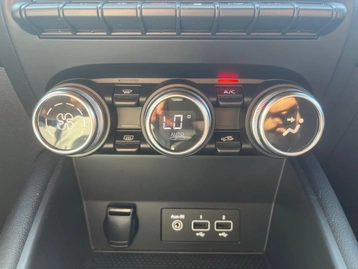 Image véhicule  Renault CAPTUR (28)