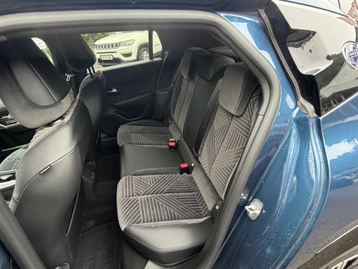 Image véhicule  Lancia YPSILON (16)