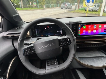 Image véhicule  Lancia YPSILON (13)