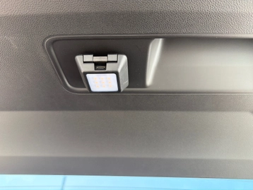 Image véhicule  Dacia BIGSTER (22)
