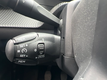 Image véhicule  Peugeot 208 (21)
