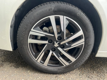 Image véhicule  Peugeot 208 (25)