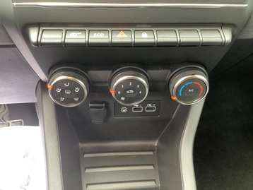 Image véhicule  Renault CLIO V (15)