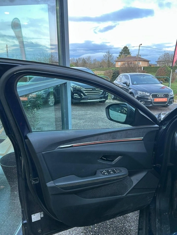 Image véhicule  Renault MEGANE (9)