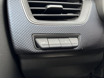 Image véhicule  Renault ARKANA (23)