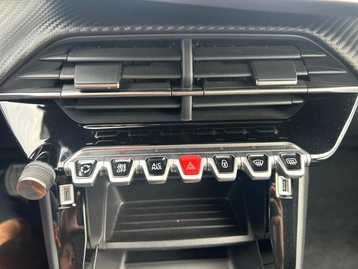 Image véhicule  Peugeot 208 (28)