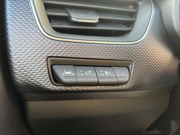 Image véhicule  Renault ARKANA (30)