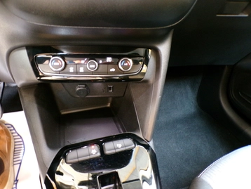 Image véhicule  Opel CORSA (23)