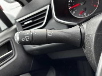 Image véhicule  Renault CLIO (9)