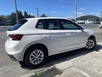 Image véhicule  Skoda FABIA (2)