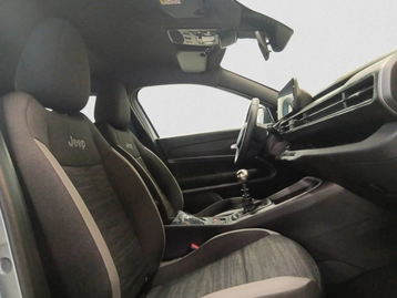 Image véhicule  Jeep AVENGER (18)