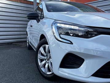 Image véhicule  Renault CLIO (23)