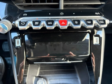 Image véhicule  Peugeot 208 (13)