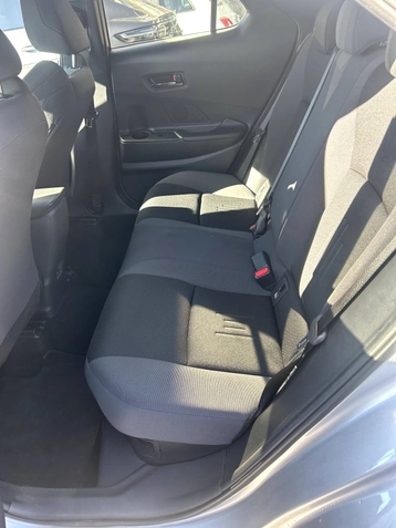 Image véhicule  Toyota C-HR (22)