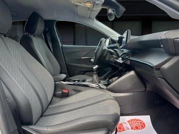 Image véhicule  Peugeot 208 (14)