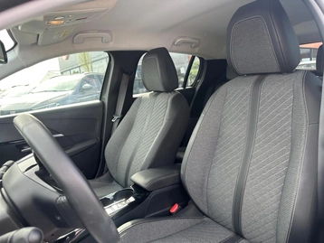 Image véhicule  Peugeot 208 (22)