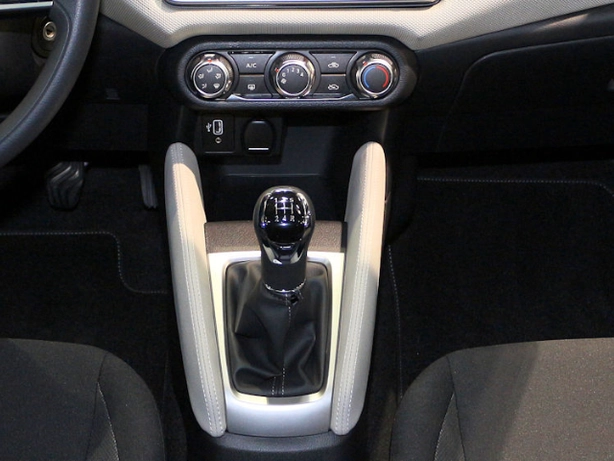 levier-de-vitesse-micra.png